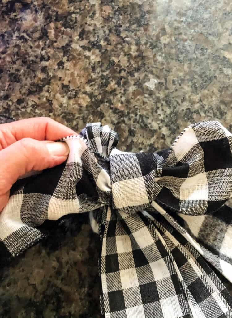 tie a bow