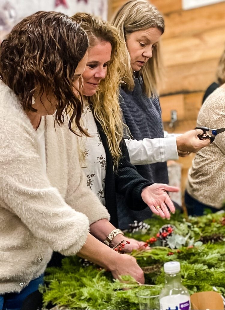 jennifer howard making a wreaths.